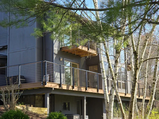 Como tensionar guarda-corpos de cabos para segurança e conformidade