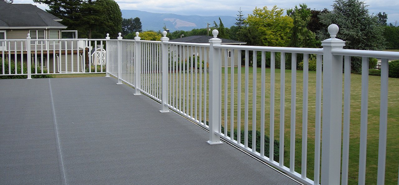 Como limpar grades de metal adequadamente para desempenho de longo prazo？