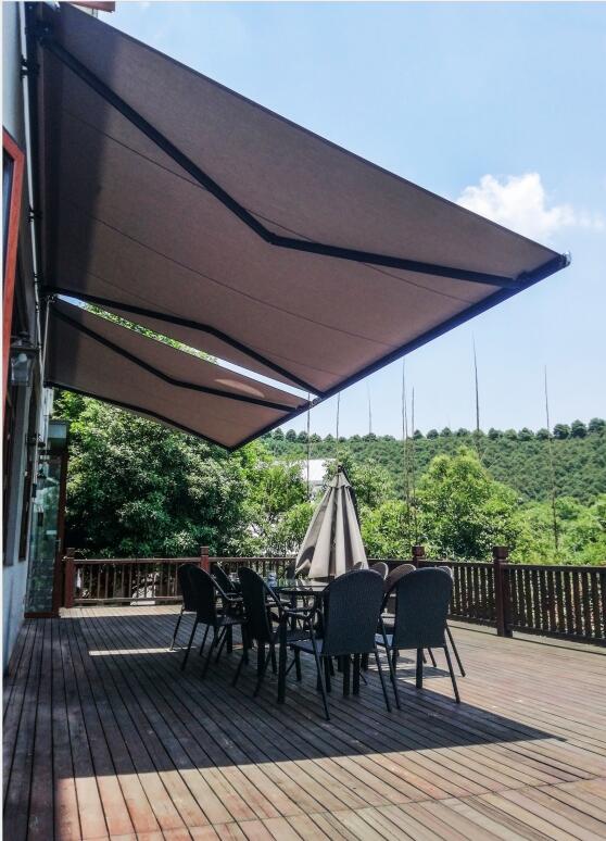 Toldo retrátil motorizado ou manual que devo comprar？