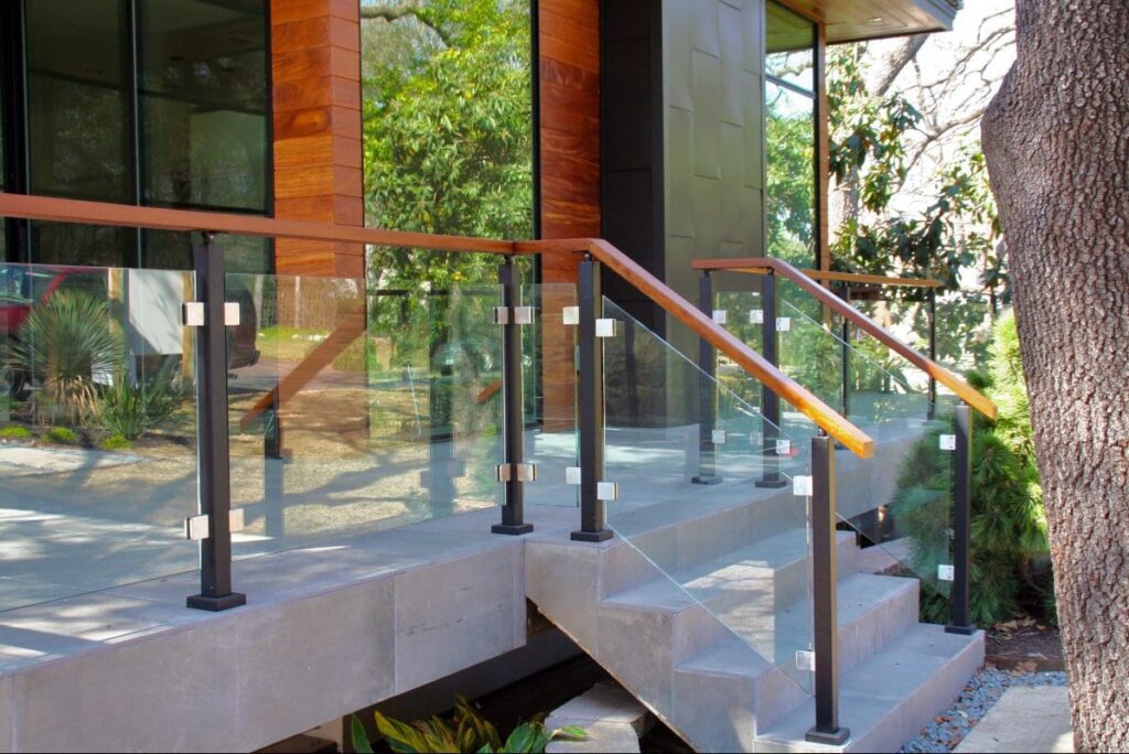 outdoor glass stair railing