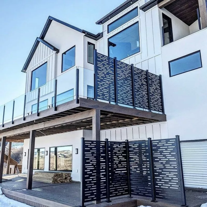 Tela de privacidade metálica